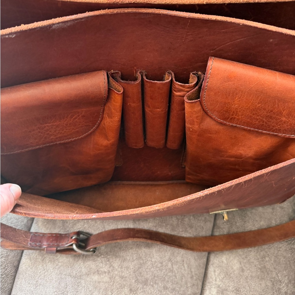 Classic Brown Leather Men's Bag - Picture 10 of 15